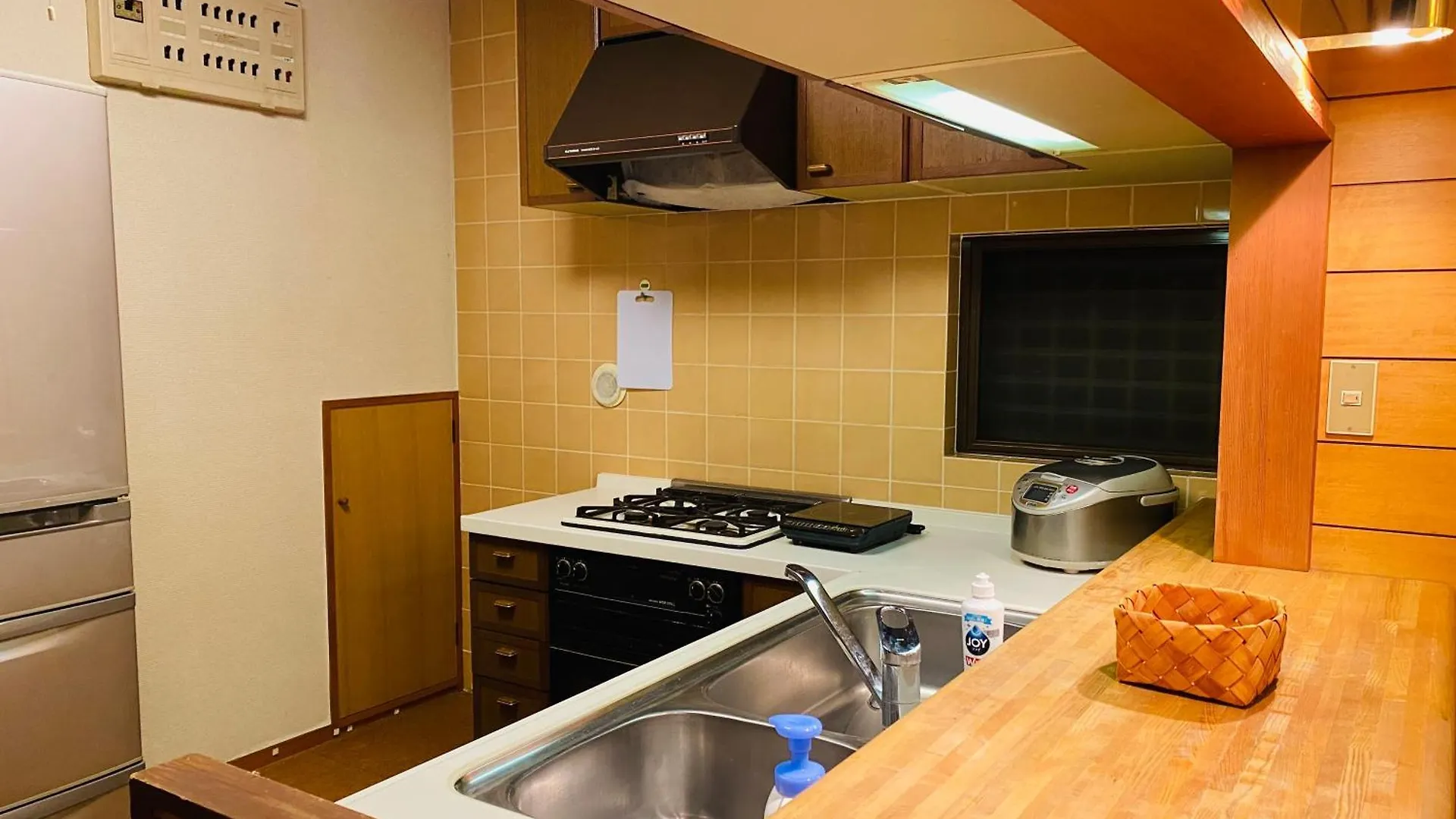 Holiday home ガラスの森美術館の近く 仙石原広々とした別荘 Bbq の楽しみ 自然に囲まれた贅沢なリトリート Hakone Japan
