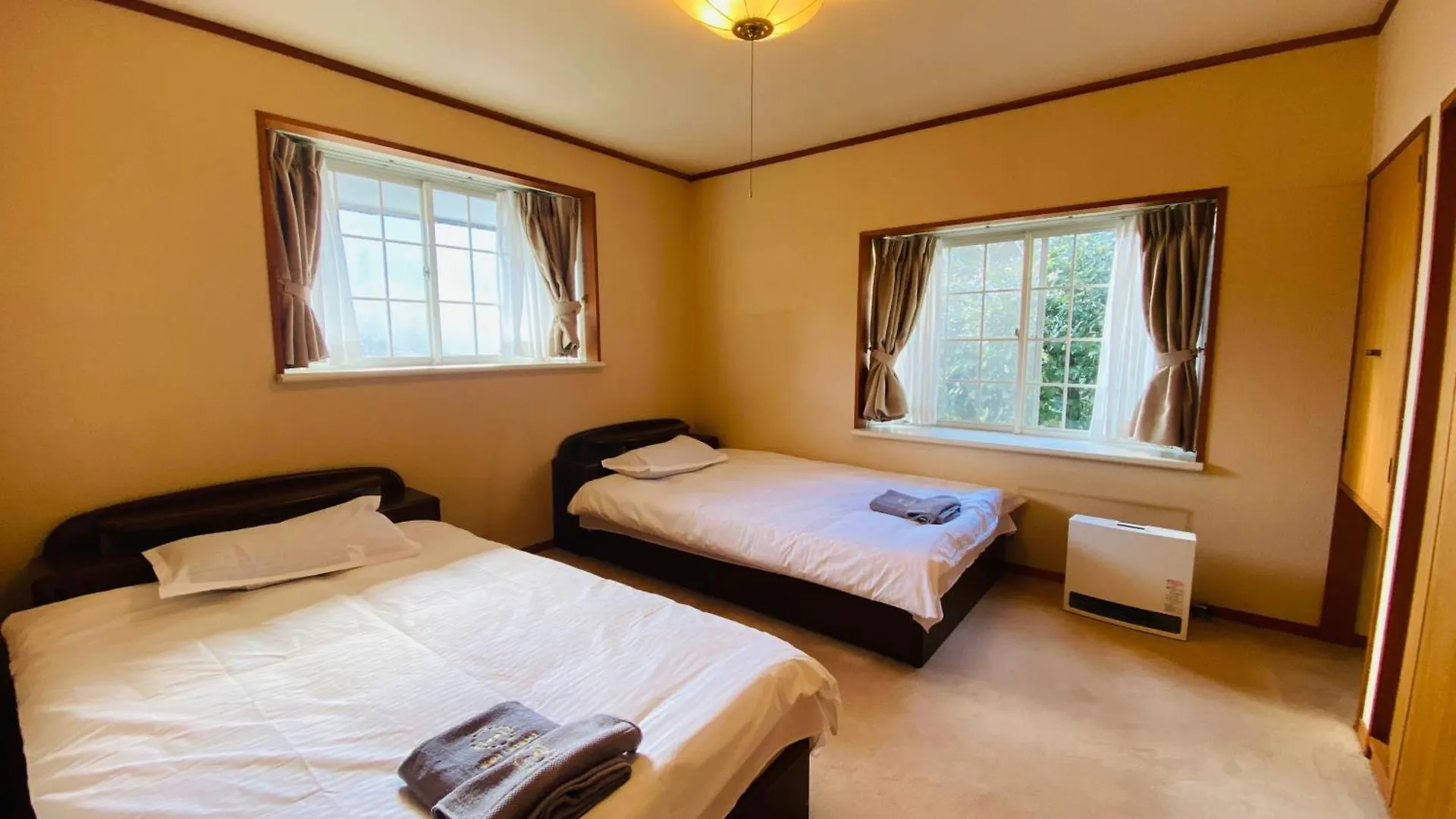 Holiday home ガラスの森美術館の近く 仙石原広々とした別荘 Bbq の楽しみ 自然に囲まれた贅沢なリトリート Hakone