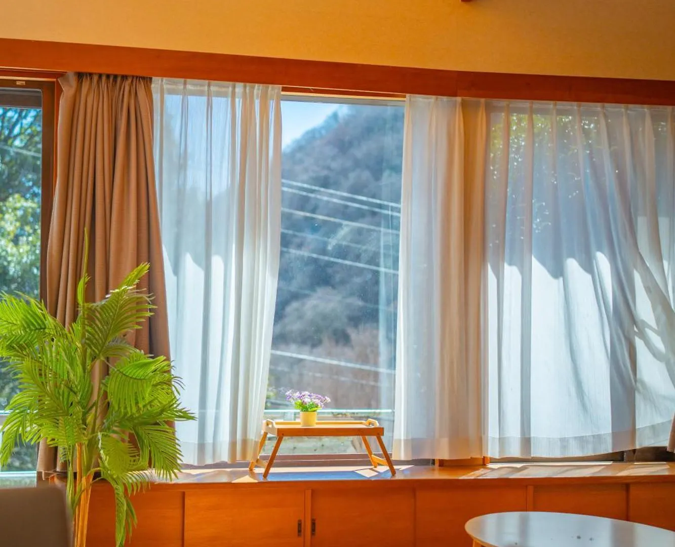 Holiday home ガラスの森美術館の近く 仙石原広々とした別荘 Bbq の楽しみ 自然に囲まれた贅沢なリトリート Hakone